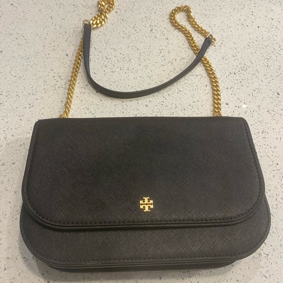 Tory Burch black bag with gold chain - Picture 2 of 9
